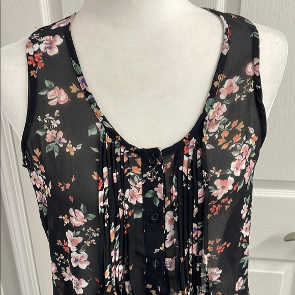 Point Zero Black Pink Floral Button Down Pleated Font & Back Tie at Back Size M - Picture 2 of 11